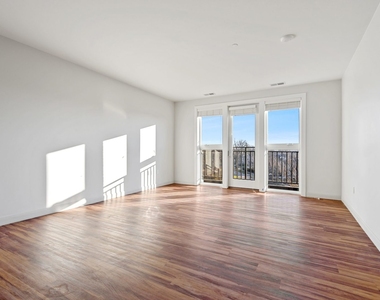555 Roger Williams Avenue - Photo Thumbnail 10