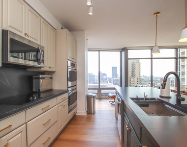 100 E 14th Street - Photo Thumbnail 10