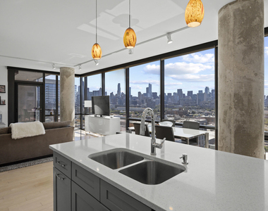 860 W Blackhawk Street - Photo Thumbnail 10