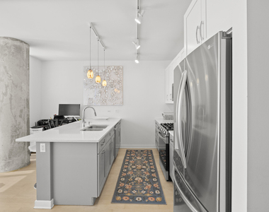 860 W Blackhawk Street - Photo Thumbnail 9