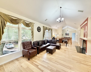 2820 N Greenwood Avenue - Photo Thumbnail 20