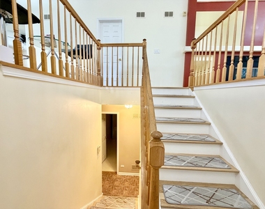 2820 N Greenwood Avenue - Photo Thumbnail 12