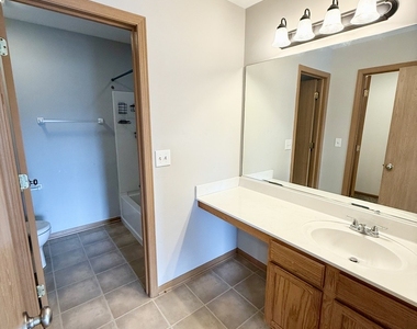 388 Richmond Drive - Photo Thumbnail 17