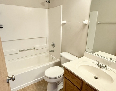 388 Richmond Drive - Photo Thumbnail 24