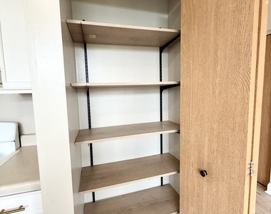 388 Richmond Drive - Photo Thumbnail 9
