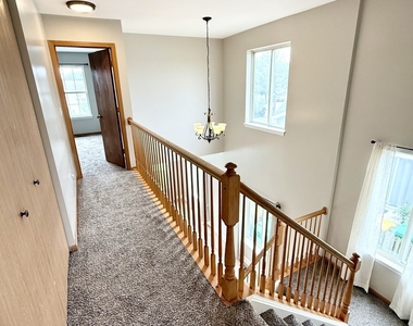 388 Richmond Drive - Photo Thumbnail 11
