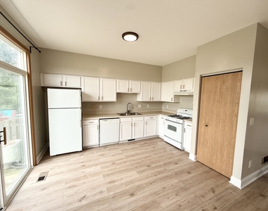 388 Richmond Drive - Photo Thumbnail 6