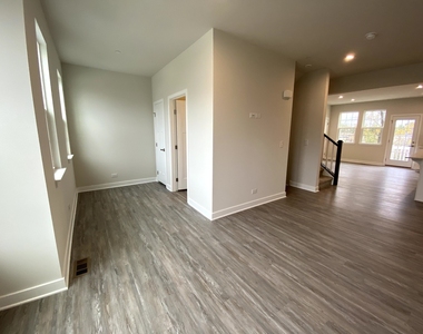 772 Weller Drive - Photo Thumbnail 9