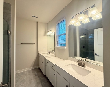 772 Weller Drive - Photo Thumbnail 12