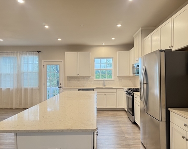 772 Weller Drive - Photo Thumbnail 3