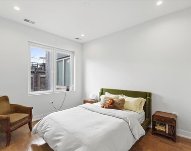 2217 W Madison Street - Photo Thumbnail 6