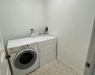 1214 Orleans Drive - Photo Thumbnail 9
