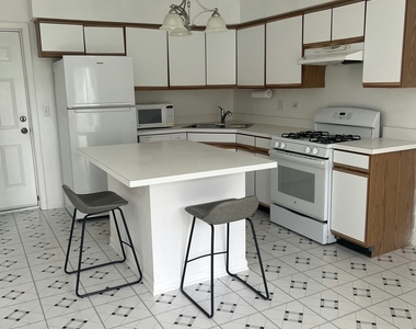 1214 Orleans Drive - Photo Thumbnail 5