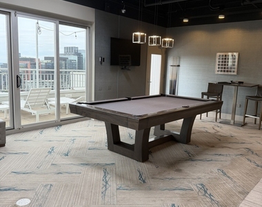180 N Jefferson Street - Photo Thumbnail 14