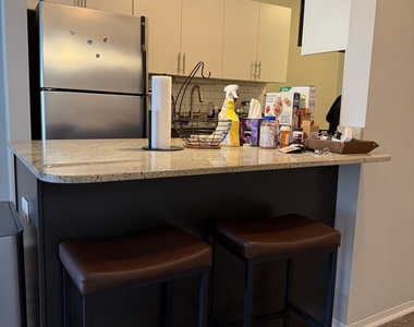 180 N Jefferson Street - Photo Thumbnail 7