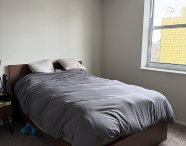 180 N Jefferson Street - Photo Thumbnail 11