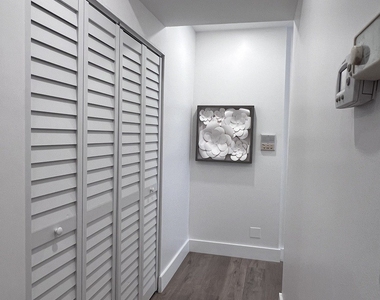 6508 N Richmond Street - Photo Thumbnail 9