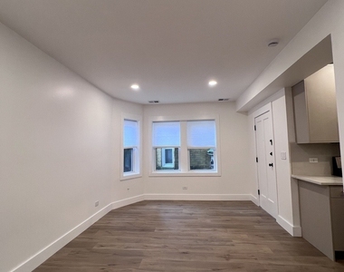 6508 N Richmond Street - Photo Thumbnail 7