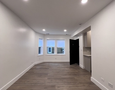 6508 N Richmond Street - Photo Thumbnail 8