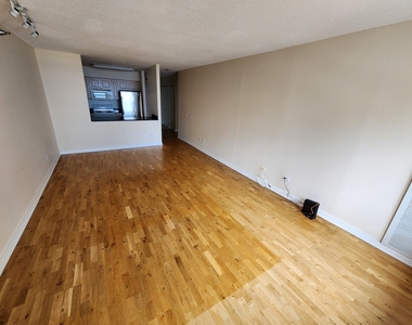 512 N Mcclurg Court - Photo Thumbnail 6