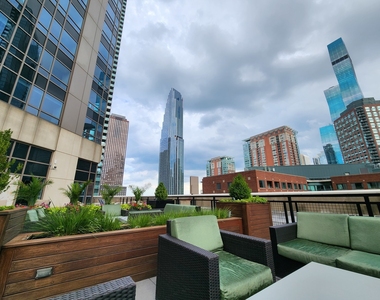 512 N Mcclurg Court - Photo Thumbnail 11