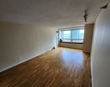 512 N Mcclurg Court - Photo Thumbnail 15