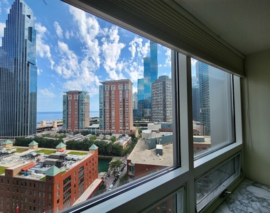 512 N Mcclurg Court - Photo Thumbnail 14