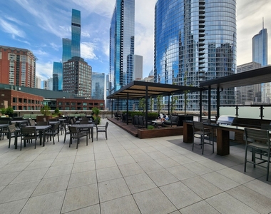 512 N Mcclurg Court - Photo Thumbnail 19