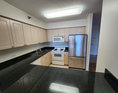 512 N Mcclurg Court - Photo Thumbnail 16
