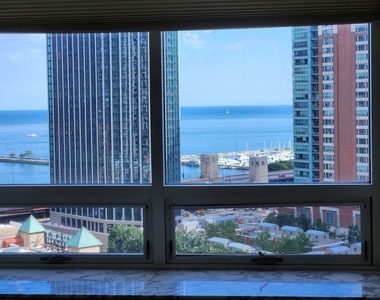 512 N Mcclurg Court - Photo Thumbnail 12