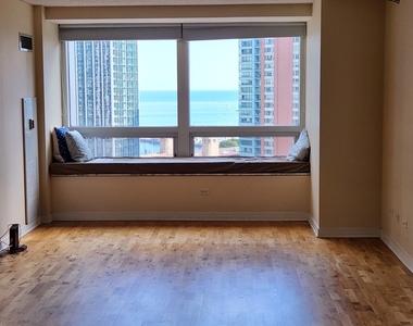 512 N Mcclurg Court - Photo Thumbnail 9