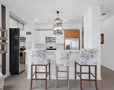 1629 S Prairie Avenue - Photo Thumbnail 10