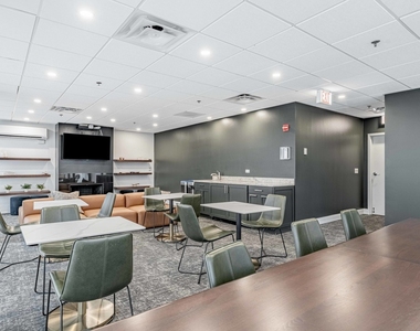 435 W Erie Street - Photo Thumbnail 21