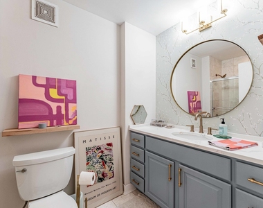 435 W Erie Street - Photo Thumbnail 10
