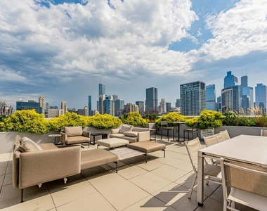 435 W Erie Street - Photo Thumbnail 18