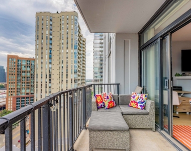 435 W Erie Street - Photo Thumbnail 9