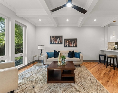 6150 S Saint Lawrence Avenue - Photo Thumbnail 11