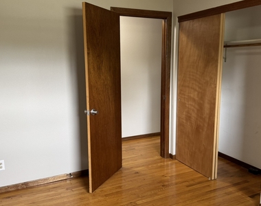 1331 Spruce Hills Drive - Photo Thumbnail 13