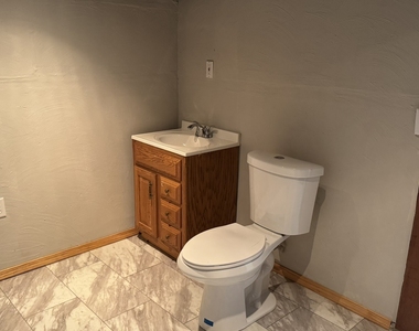 1331 Spruce Hills Drive - Photo Thumbnail 18