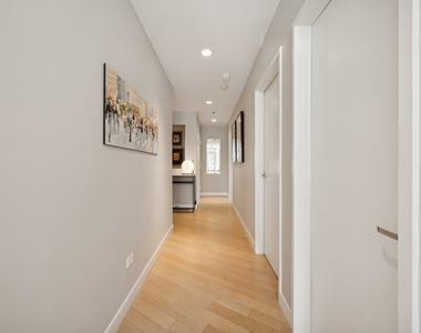 510 W Erie Street - Photo Thumbnail 10