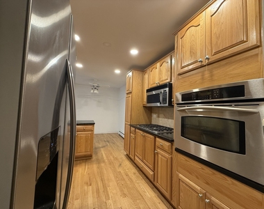 950 Washington Boulevard - Photo Thumbnail 12