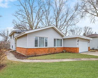 1923 E Pawnee Lane - Photo Thumbnail 1