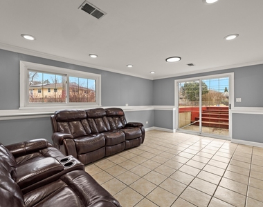 1923 E Pawnee Lane - Photo Thumbnail 3
