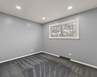 1923 E Pawnee Lane - Photo Thumbnail 13