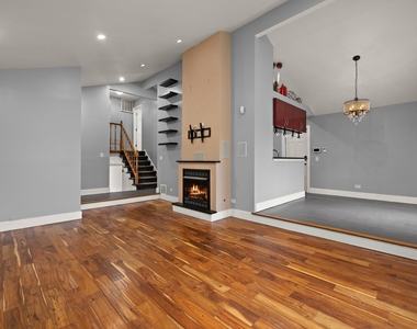 1923 E Pawnee Lane - Photo Thumbnail 12