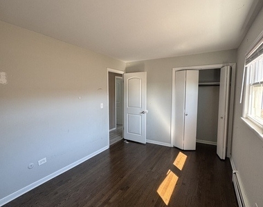 7249 W Belmont Avenue - Photo Thumbnail 7
