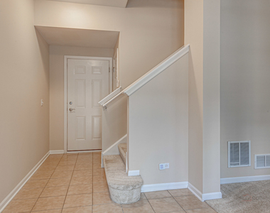 726 Summit Lane - Photo Thumbnail 2