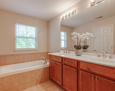 726 Summit Lane - Photo Thumbnail 19