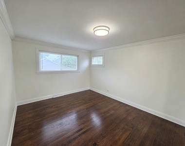 9104 Oleander Avenue - Photo Thumbnail 14