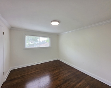 9104 Oleander Avenue - Photo Thumbnail 16